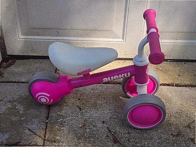 Ayeku Mini Balance Bike for 12-30 Months Toddlers 6 Inch EVA Wheels Pink