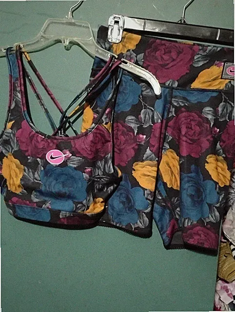 Nike Bike Shorts & Sports Bra Womens Floral One Icon Clash High Rise 7" Cycling